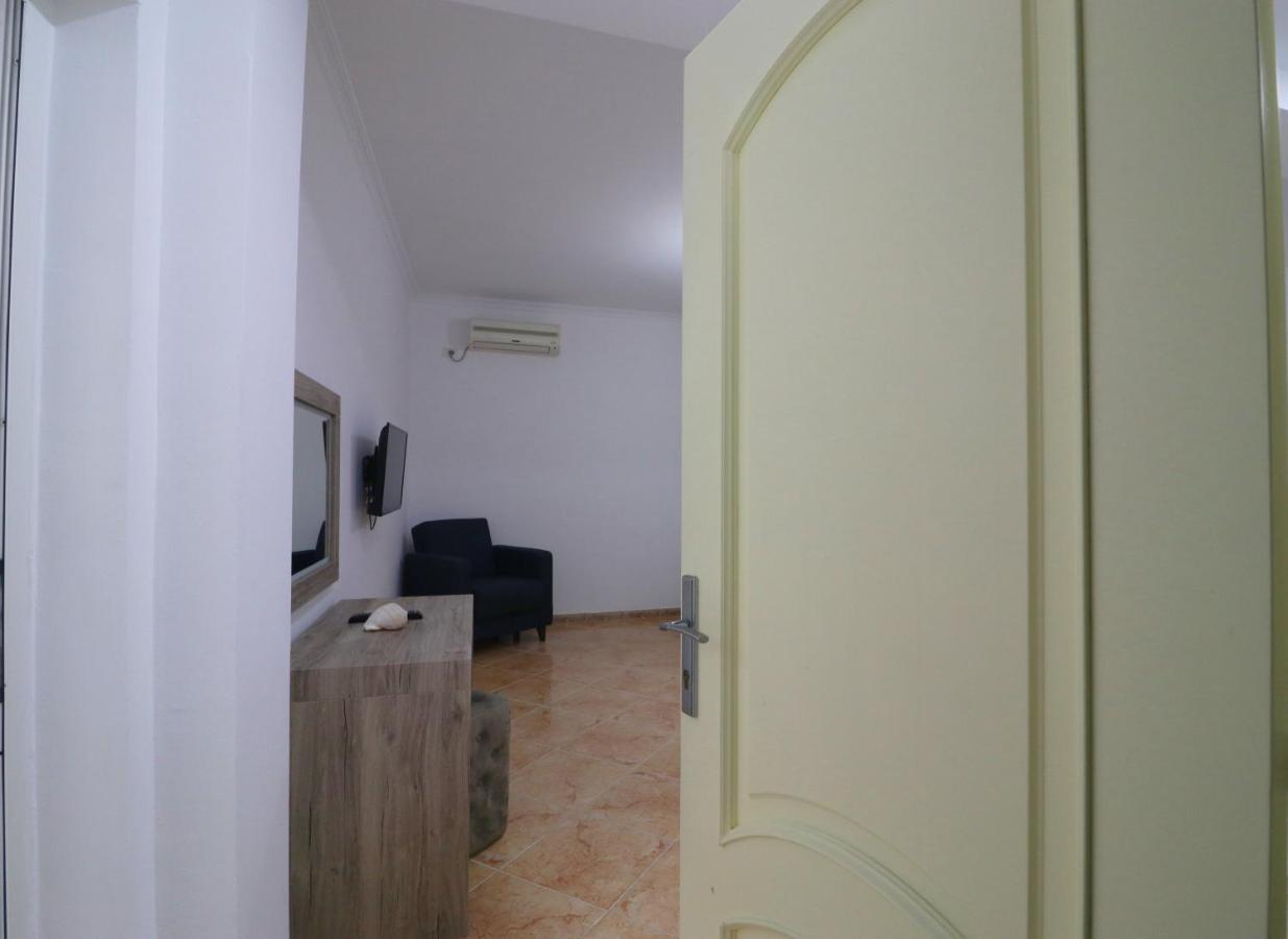 Hotel Kristal Vlora Kültér fotó