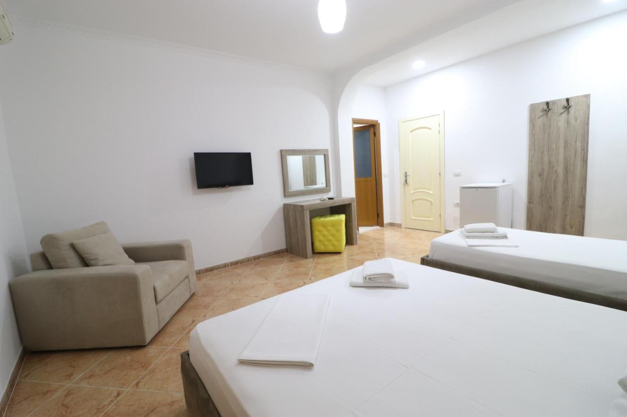 Hotel Kristal Vlora Kültér fotó