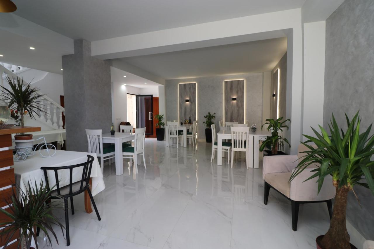 Hotel Kristal Vlora Kültér fotó